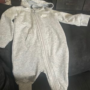 Nike jumper 6Months